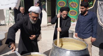 نماینده ولی فقیه در استان لرستان و امام جمعه خرم آباد، با حضور در مراسم پخت حلیم نذری مختص بیماران سلیاکی(بیماری خود ایمنی) که بمناسبت سالروز شهادت مظلومانه مولای متقیان حضرت علی «ع» که با مشارکت گروه خیریه بدون گلوتن، تدارک دیده شده بود بازدید بعمل آورد.