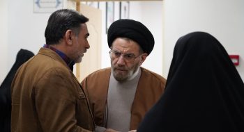 صبح روز دوشنبه ملاقات مردمی، با حضور حجة الاسلام والمسلمین دکتر سید احمدرضا شاهرخی نماینده ولی فقیه و امام جمعه خرمآباد در محل دفتر برگزار گردید.