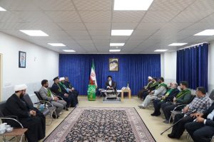 خادمان حرم حضرت معصومه سلام الله علیها با نماینده ولی فقیه در استان لرستان و امام جمعه خرم آباد دیدار و گفت و گو کردند.