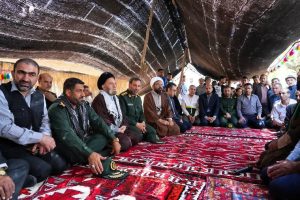 نماینده ولی فقیه در استان لرستان و امام جمعه خرم آباد و فرمانده سپاه حضرت ابوالفضل علیه السلام و جمعی از مدیران و مسئولان دستگاه‌های دولتی در یکی از دورترین روستاهای شهرستان الیگودرز ، بخش زز و ماهرو حضور یافتند و با مردم و اهالی آن گفتگوی صمیمانه‌ای داشتند.