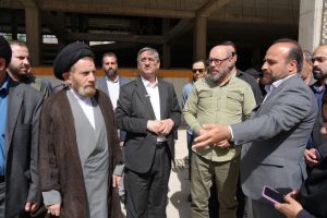 رئیس بنیاد مستضعفان کشور، با سفر به استان لرستان، در بازدیدی از پروژه‌های برج‌های دوقلو خرم آباد، به همراه ، و استاندار لرستان، از روند کند ساخت و بلاتکلیفی این پروژه در جریان قرار گرفت.