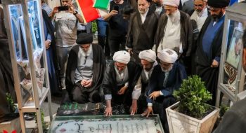 نماینده ولی فقیه استان لرستان و امام جمعه خرم آباد در حاشیه برگزاری اجلاس نمایندگان ولی فقیه سراسر کشور، به همراه جمع دیگری از نمایندگان ولی فقیه استان ها و رئیس شورای سیاست گذاری ائمه جمعه کشور ، با ادای احترام به مقام شهدای والا مقام در گلزار شهدای کرمان بر مزار پاک شهید سردار حاج قاسم سلیمانی حضور یافتند، و با قرائت فاتحه یاد و خاطره این مجاهد نستوه را گرامی داشتند