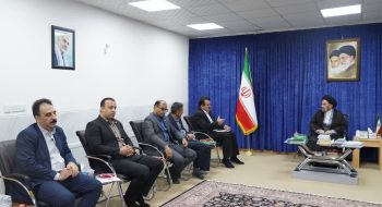 مدیرعامل بانک ملی استان لرستان و کارکنان با نماینده ولی فقیه در استان لرستان و امام جمعه خرم آباد دیدار و گفت و گو کردند.