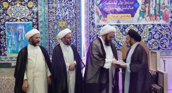 همزمان با برگزاری نماز جماعت مغرب و عشاء ، جشن عید سعید غدیر خم با حضور و سخنرانی نماینده ولی فقیه در استان لرستان و امام جمعه خرم آباد در مسجد امام علی علیه السلام جهادگران خرم آباد برگزار شد.