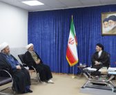 نماینده ولی فقیه در استان لرستان و امام جمعه خرم آباد درمحل دفتربا حجة الاسلام والمسلمین رضوانی نسب معاون محترم نظارت و ارزیابی شورای سیاستگذاری ائمه جمعه کشور وحجة الاسلام والمسلمین حسینی مسؤول گزینش ائمه جمعه کشور دیدار و گفت و گو کرد.