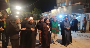 نماینده ولی فقیه در استان لرستان و امام جمعه خرم آباد در میان عزاداران و هیئتهای سینه زنی و زنجیرزنی هیئت تپه ماسور حضور پیدا کردند.