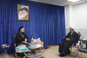 امام جمعه پلدختر با نماینده ولی فقیه در استان لرستان و امام جمعه خرم آباد دیدار و گفت و گو کرد.