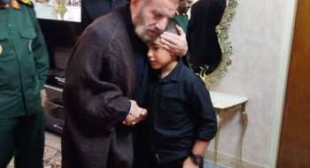 نماینده ولی فقیه در استان لرستان و امام جمعه خرم آباد با خانواده شهید والا مقام هوشنگ ناصرپور دیدار کردند.