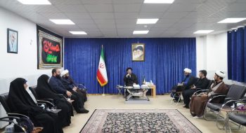 مسئول اتحادیه انجمنهای اسلامی دانش آموزان استان لرستان با نماینده ولی فقیه در استان لرستان و امام جمعه خرم آباد دیدار و گفتگو کرد.