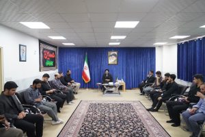 دبیر و اعضای مجمع مشورتی جوانان دفتر نماینده ولی فقیه در استان لرستان با  نماینده ولی فقیه در استان لرستان و امام جمعه خرم آباد دیدار کردند.