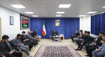دبیر و اعضای مجمع مشورتی جوانان دفتر نماینده ولی فقیه در استان لرستان با نماینده ولی فقیه در استان لرستان و امام جمعه خرم آباد دیدار کردند.