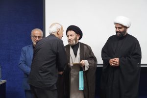 مراسم تکریم از موکب داران شهرستان خرم آباد با حضور نماینده ولی فقیه در استان لرستان و امام جمعه خرم آباد در اداره تبلیغات اسلامی برگزار شد.