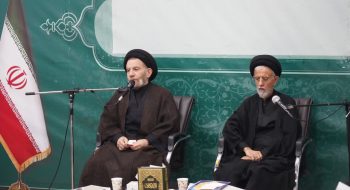 رئیس شورای مرکزی اعتکاف کشور و جمعی از مسئولان و برگزارکنندگان اعتکاف در استان لرستان با نماینده ولی فقیه در استان لرستان و امام جمعه خرم آباد دیدار کردند.