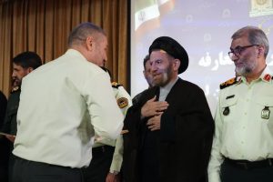 آیین تکریم سردار یحییٰ اللهی و معارفه سردار هاشمی فر به عنوان فرمانده جدید نیروی انتظامی استان لرستان با حضور حجت الاسلام والمسلمین دکتر سید احمدرضا شاهرخی نماینده ولی فقیه در استان لرستان و امام جمعه خرم آباد ، سردار قاسم رضایی جانشین فرماندهی کل انتظامی جمهوری اسلامی ایران ،در محل ستاد فرماندهی نیروی انتظامی استان لرستان برگزاری شد.