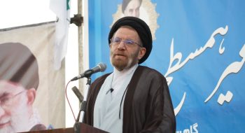 آیین گلنگ زنی سومین تقاطع غیر همسطح خرم آباد با حضور نماینده ولیفقیه در استان لرستان و امام جمعه خرمآباد برگزار شد.