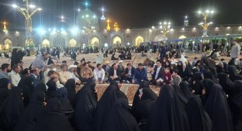 نشست صمیمانه بسیجیان شبکه تربیتی صالحین با حضور نماینده ولی فقیه در استان لرستان و امام جمعه خرم آباد در جوار بارگاه حضرت علی ابن موسی الرضا علیه السلام برگزار شد.