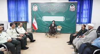  دیدار فرمانده نیروی انتظامی استان لرستان و مسئول عقیدتی سیاسی فرماندهی انتظامی لرستان، و کادر نیروی انتظامی با نماینده ولی فقیه در استان لرستان و امام جمعه خرم‌آباد انجام  شد.