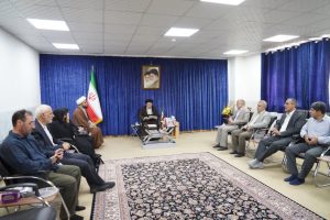  مدیر کل اداره استاندارد استان لرستان با  نماینده ولی‌فقیه در استان لرستان و امام‌جمعه خرم‌آباد دیدار کرد.