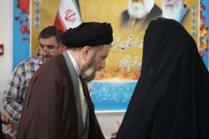 صبح روز دوشنبه ملاقات مردمی، با حضور نماینده ولی فقیه در استان لرستان و امام جمعه خرم‌آباد در محل دفتر برگزار گردید.