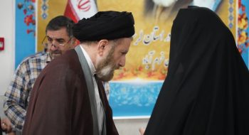 صبح روز دوشنبه ملاقات مردمی، با حضور نماینده ولی فقیه در استان لرستان و امام جمعه خرم‌آباد در محل دفتر برگزار گردید.