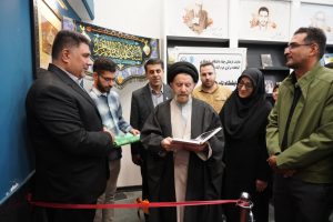 ۱۳ آبان به مناسبت روز ملی مبارزه با استکبار جهانی و روز دانش آموز و تسخیر لانه جاسوسی به دست دانشجویان  نماینده ولی فقیه در استان لرستان و امام جمعه خرم آباد از کتابخانه مرکزی خرم آباد و نمایشگاه با موضوع استکبارستیزی بازدید کرد.