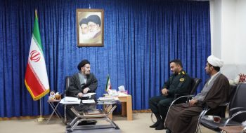 فرمانده جدید نیروی انتظامی شهرستان خرم آباد با نماینده ولی‌فقیه در استان لرستان و امام جمعه خرم‌آباد دیدار و گفت و گو کرد.