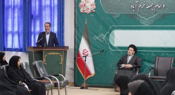 نشست خواهران مطالبه گر خرم آباد با حضور نماینده ولی فقیه در استان لرستان و امام جمعه خرم آباد برگزار شد.