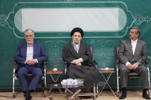 وزیر فرهنگ و ارشاد با نماینده ولی‌فقیه در استان لرستان و امام جمعه خرم‌آباد  دیدار و گفت و گو کرد.