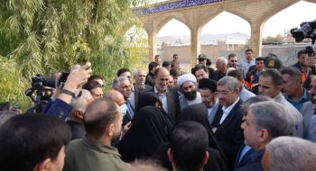 در جریان سفر نماینده ولی‌فقیه در استان لرستان و امام جمعه خرم‌آباد، استاندار لرستان به شهرستان رومشکان، برنامه دیدار و گفت‌وگوی مردمی برگزار شد.