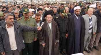مراسم تشییع پیکر پاک شهید مدافع امنیت شهید کیومرث حسینی نژاد میر  با حضور  نماینده ولی‌فقیه در استان لرستان و امام جمعه خرم‌آباد و عموم مردم در روستای تلوری خرم آباد برگزار شد.