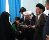 به مناسبت روز پاسدار و جانباز، نماینده ولی‌فقیه در استان و امام جمعه خرم‌آباد با فرمانده و جمعی از پاسداران سپاه حضرت ابوالفضل(ع) استان لرستان دیدار و گفتگو کردند.