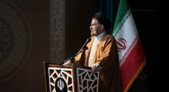 اختتامیه جشنواره مهدویت ، انتظار و انقلاب اسلامی با حضور نماینده ولی فقیه در استان لرستان و امام جمعه خرم آباد در سالن شهید آوینی اداره کل فرهنگ و ارشاد برگزار شد.