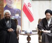 حجت‌الاسلام والمسلمین حاج علی‌اکبری رئیس شورای سیاست‌گذاری ائمه جمعه کشور، با استقبال نماینده ولی فقیه در استان لرستان و امام جمعه خرم آباد، فرمانده سپاه پاسداران ، ارتش جمهوری اسلامی ایران، فرماندهی انتظامی استان و معاون سیاسی استاندار لرستان و جمعی از طلاب و روحانیون، وارد فرودگاه خرم‌آباد شد.