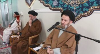  نشست صمیمی نماینده ولی فقیه در استان لرستان و امام جمعه خرم آباد با مبلغین شهرستان بروجرد به مناسبت نزدیک شدن به ماه پر فیض و برکت رمضان برگزار شد.