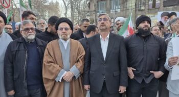 اجتماع مردم شهرستان خرم آباد در محکومیت حملات آمریکا و اسرائیل به کشور با حضور  نماینده ولی فقیه در استان لرستان و امام جمعه خرم آباد و استاندار استان لرستان برگزار شد.