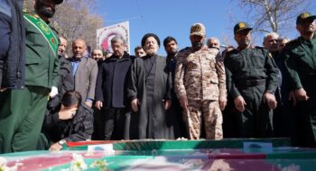  مراسم تشییع شهیدان سیدمحمدصادق حیات الغیبی ، سجاد منصوری ، یاسین چراغی که در جنگ با رژیم صهیونیستی و آمریکای جنایتکار به فیض شهادت رسیدند ، با حضور نماینده ولی فقیه در استان لرستان و امام جمعه خرم آباد ، از درب مسجد حضرت صاحب الزمان (عج) چهاراه فرهنگ به سمت سپاه استان لرستان برگزار شد.