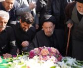 آیین بدرقه ، تشییع و تدفین شهدای والامقام مبارزه با آمریکا و اسرائیل جنایتکار شهیدان حاج مهدی ویسکرمی ، مرتضی مرادی و کسری رحمتی با حضور نماینده ولی فقیه در استان لرستان و امام جمعه خرم آباد و مردم در مقابل حسینیه گلزار شهدای خرم آباد برگزار شد.