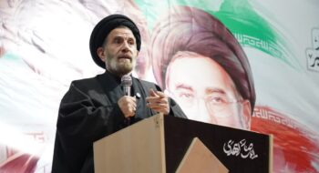 مراسم بیعت دانشجویان و جوانان استان لرستان با امام امت حضرت آیت الله سید مجتبی حسینی خامنه ای با حضور نماینده ولی فقیه در استان لرستان و امام جمعه خرم آباد در مسجد امام هادی علیه السلام خرم آباد برگزار شد.
