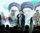 اجتماع باشکوه عزاداران امام شهید و بیعت با آیت الله سید مجتبی خامنه ای مدظله العالی در جایگاه پارک چهارباغ گلدشت شرقی با حضور نماینده ولی فقیه در استان لرستان و امام جمعه خرم آباد