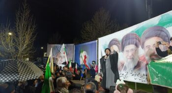 اجتماع باشکوه عزاداران امام شهید و بیعت با آیت الله سید مجتبی خامنه ای مدظله العالی در جایگاه پارک چهارباغ گلدشت شرقی با حضور نماینده ولی فقیه در استان لرستان و امام جمعه خرم آباد