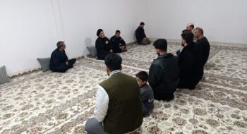 دیداربا خانواده شهید والامقام قلی‌پور از شهدای گرانقدر بمباران منازل مسکونی در جنگ رمضان توسط نماینده ولی فقیه در استان لرستان و امام جمعه خرم آباد