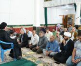 نماینده ولی‌فقیه در استان لرستان و امام جمعه خرم‌آباد، به همراه اعضای دفتر با حضور در مسجد امام علی (ع) واقع در خیابان جهادگران، ضمن دیدار و گفت‌وگو با مردم و نمازگزاران، در نماز جماعت ظهر و عصر شرکت کردند.