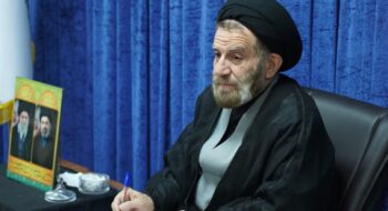 مسئولین گزینش استان با نماینده ولی فقیه در استان لرستان و امام جمعه خرم آباد در محل دفتر دیدار و گفت و گو کردند.
