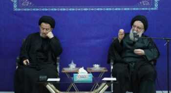 دیدار جامعه روحانیت و اساتید حوزه‌ علمیه با آیت‌الله سید احمد خاتمی، عضو فقهای شورای نگهبان و امام جمعه موقت تهران با حضور نماینده ولی‌فقیه در استان لرستان و امام جمعه خرم‌آبادانجام شد.