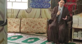 نماینده ولی فقیه در استان لرستان و امام جمعه خرم آباد به مناسبت فرا رسیدن هفته مسجد، با حضور در مسجد حضرت امام رضا علیه السلام، منطقه اسدآبادی، با جمعی از مومنین و نمازگزاران دیدار و گفتگو نمود.