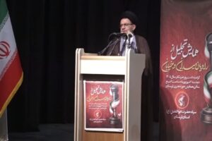 همایش تجلیل از راویان میدان و خیابان و آیین تجلیل از خبرنگاران، با حضور نماینده ولی فقیه در استان لرستان و امام جمعه خرم آباد معاون روابط عمومی و سخنگوی سپاه پاسداران انقلاب اسلامی، جمعی از مسئولین استانی در محل حوزه هنری برگزار گردید.