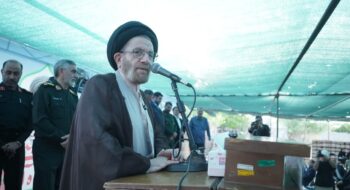 گردهمایی مردمی تجدید میثاق عشایر لرستان با امام امت، و بزرگداشت سفر تاریخی مرجع عالیقدر جهان تشیع، قائد شهید و رهبر عزیز انقلاب اسلامی حضرت آیت الله العظمی امام خامنه‌ای «رحمت الله علیه» سرزمین پر آلاله روستای صاحب الزمان «عجل الله تعالی فرجه الشریف» با حضور نماینده ولی فقیه در استان لرستان و امام جمعه خرم آباد برگزار گردید.