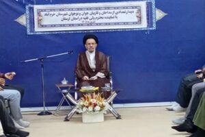  جمعی از قاریان قرآن کریم و مداحان جوان و نوجوان شهرستان خرم آباد با نماینده ولی فقیه در استان لرستان و امام جمعه خرم آباد دیدار و گفتگو کردند.