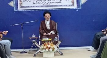  جمعی از قاریان قرآن کریم و مداحان جوان و نوجوان شهرستان خرم آباد با نماینده ولی فقیه در استان لرستان و امام جمعه خرم آباد دیدار و گفتگو کردند.
