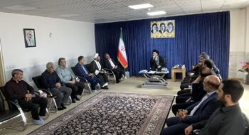 به مناسبت آغاز سال تحصیلی جدید و گرامی‌داشت هفته مقدس،دکتر موسوی نیا مدیر کل امور شاهد و ایثارگران دانشگاه آزاد اسلامی کشور با نماینده ولی فقیه در استان لرستان و امام جمعه خرم آباد دیدارو گفتگو کردند.